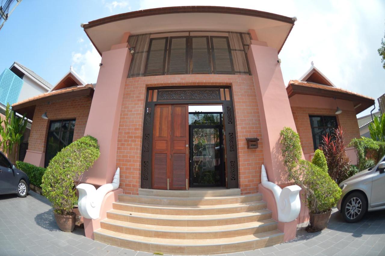พระตำหนักวิลล่า 10 ห้องนอน พร้อมสระว่ายน้ำส่วนตัว Pattaya Eksteriør bilde