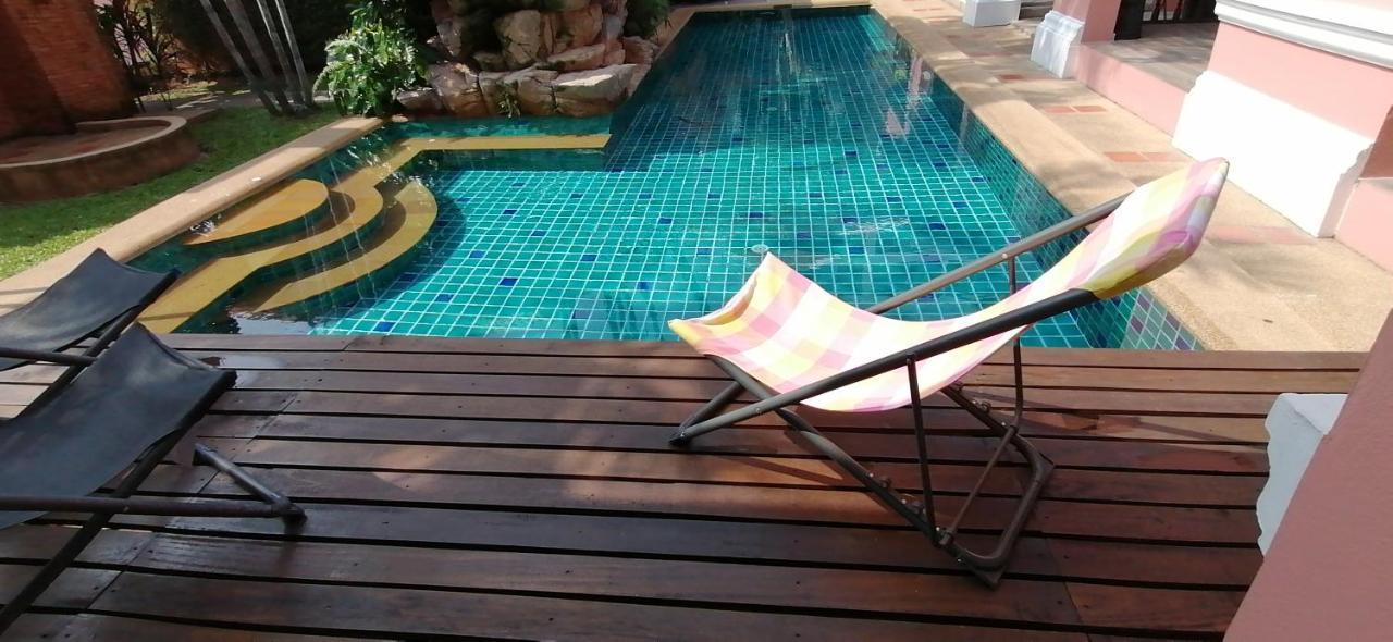 พระตำหนักวิลล่า 10 ห้องนอน พร้อมสระว่ายน้ำส่วนตัว Pattaya Eksteriør bilde