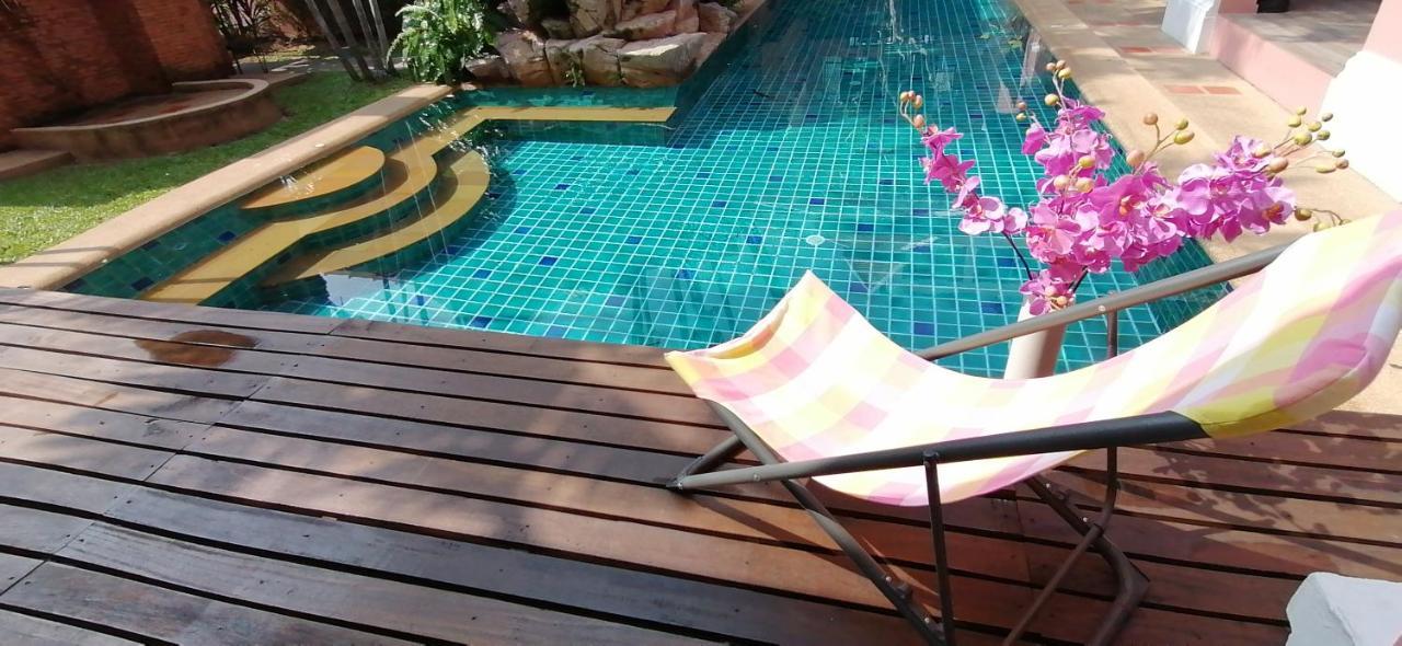 พระตำหนักวิลล่า 10 ห้องนอน พร้อมสระว่ายน้ำส่วนตัว Pattaya Eksteriør bilde